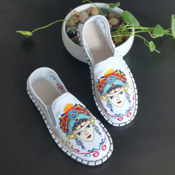 Chinese Traditional Embroidered Women's Flat Loafers Shoes