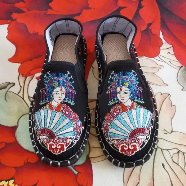 Chinese Traditional Embroidered Women's Flat Loafers Shoes