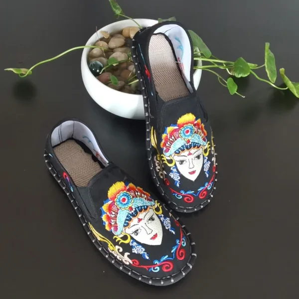 Chinese Traditional Embroidered Women's Flat Loafers Shoes