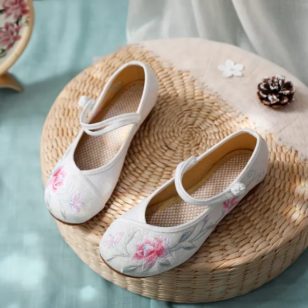 Flower Embroidered Canvas Ballet Flats Old Beijing Kung Fu Shoes
