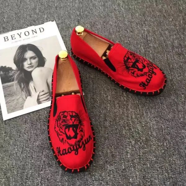 Embroidered Chinese Style Old Beijing Cloth Kung Fu Shoes