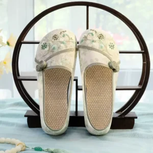 Women's Embroidered Old Beijing Cloth Shoes Traditional Chinese Floral