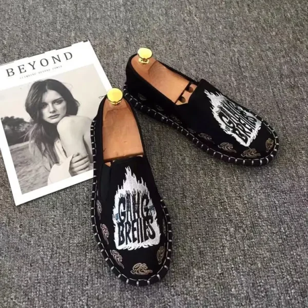 Embroidered Chinese Style Old Beijing Cloth Kung Fu Shoes