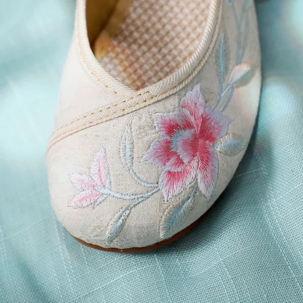 Flower Embroidered Canvas Ballet Flats Old Beijing Kung Fu Shoes