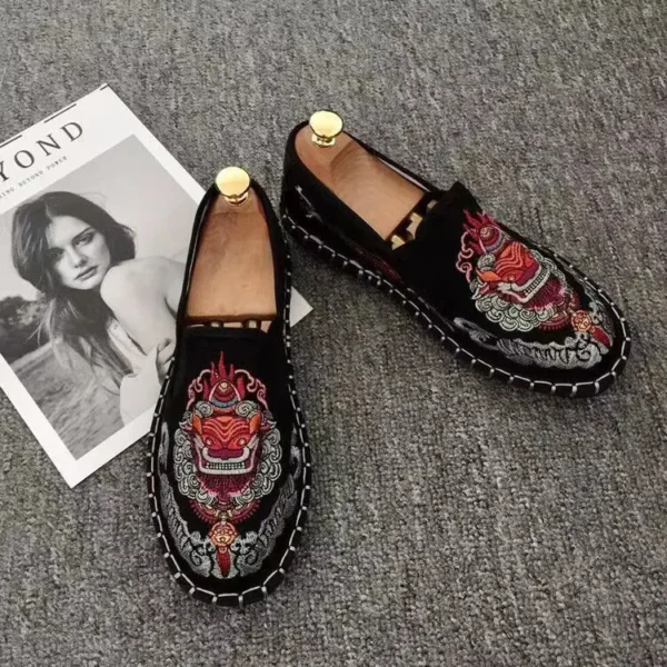 Embroidered Chinese Style Old Beijing Cloth Kung Fu Shoes